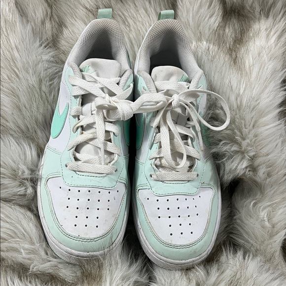 Nike Women's Fresh Mint and White Sneakers - Picture 2 of 6